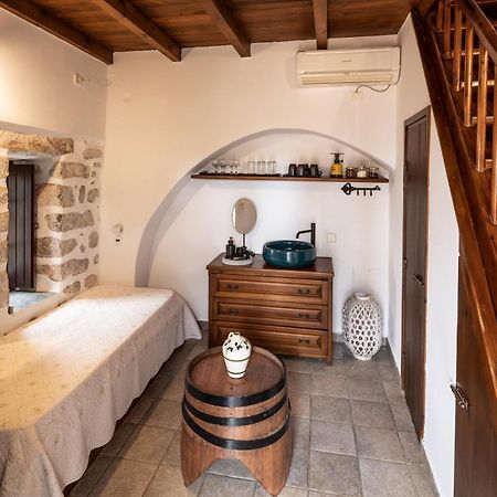 Arapakis Historic Castle Aparthotel Pírgos Dhiroú Kültér fotó