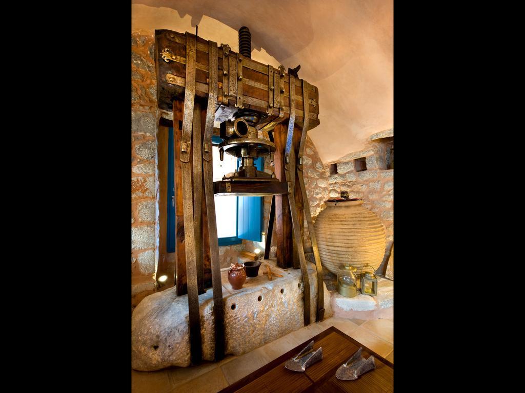 Arapakis Historic Castle Aparthotel Pírgos Dhiroú Kültér fotó