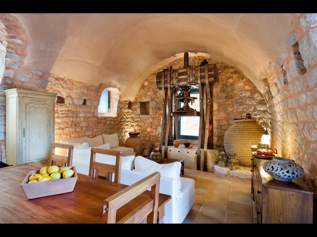 Arapakis Historic Castle Aparthotel Pírgos Dhiroú Szoba fotó