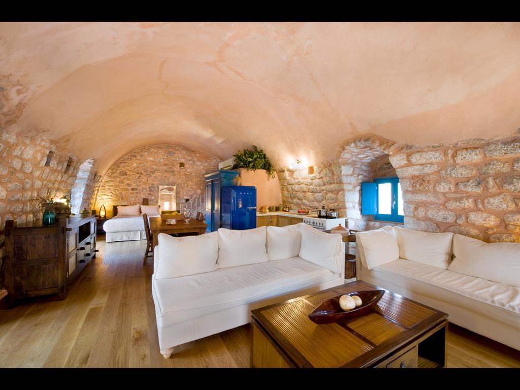 Arapakis Historic Castle Aparthotel Pírgos Dhiroú Szoba fotó