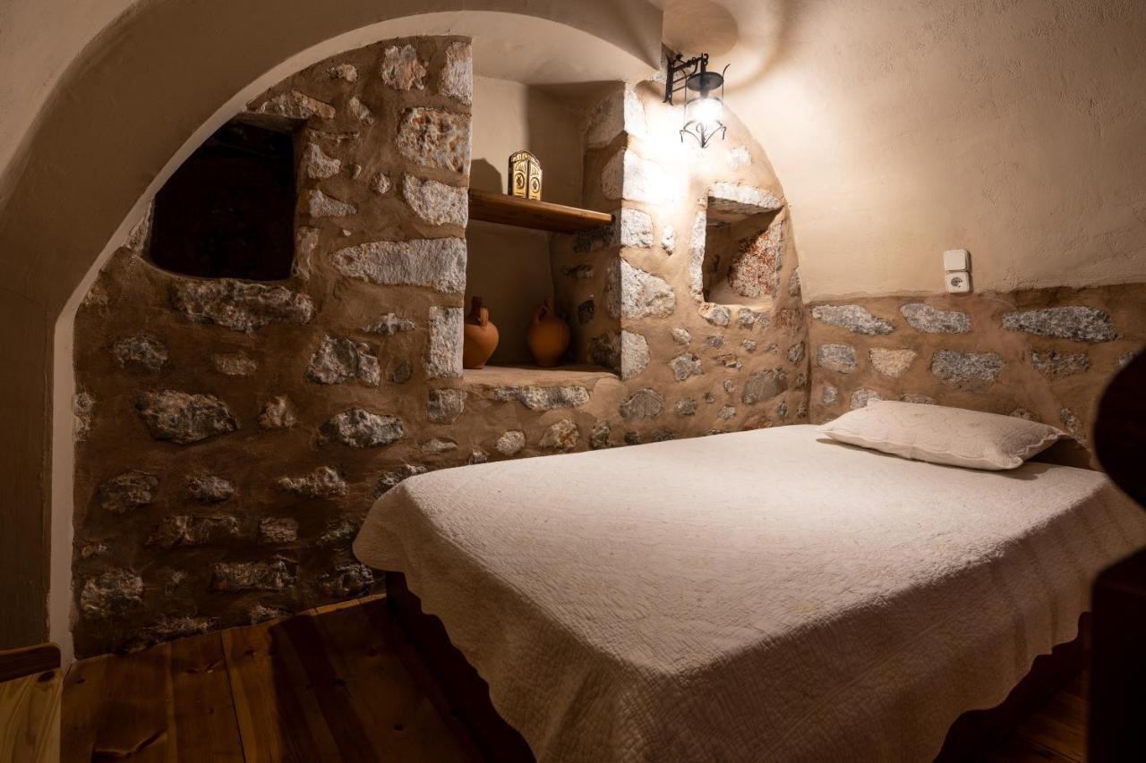 Arapakis Historic Castle Aparthotel Pírgos Dhiroú Kültér fotó