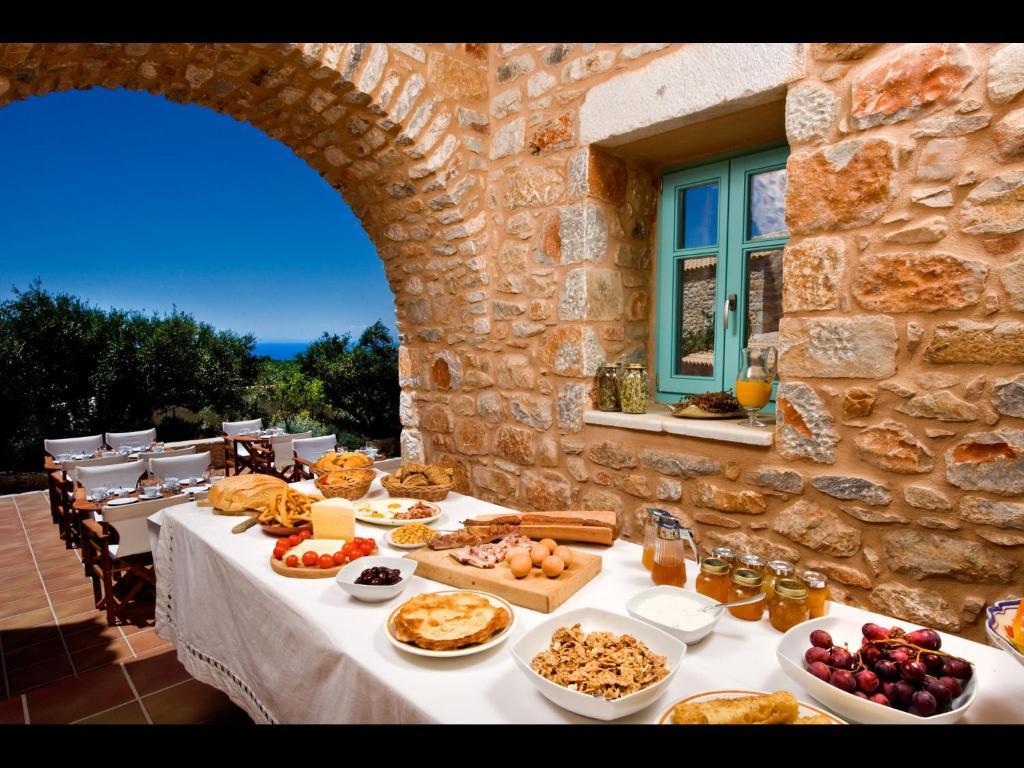 Arapakis Historic Castle Aparthotel Pírgos Dhiroú Kültér fotó