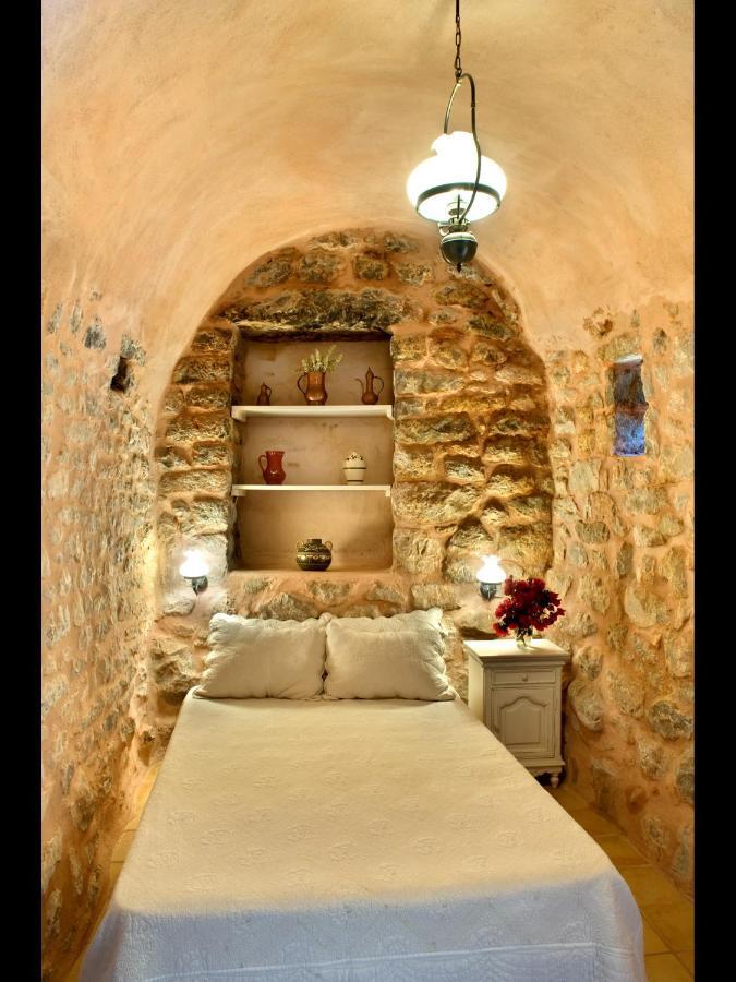 Arapakis Historic Castle Aparthotel Pírgos Dhiroú Szoba fotó